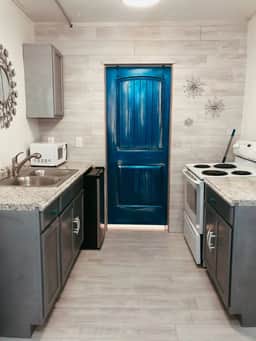 Glacier Tiny House -Valley Village