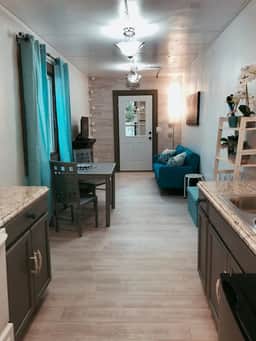 Glacier Tiny House -Valley Village