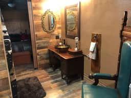 Steam punk Tiny House -Valley Village