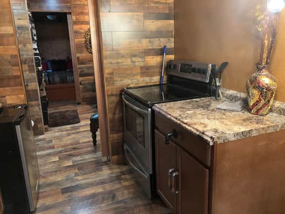 Steam punk Tiny House -Valley Village